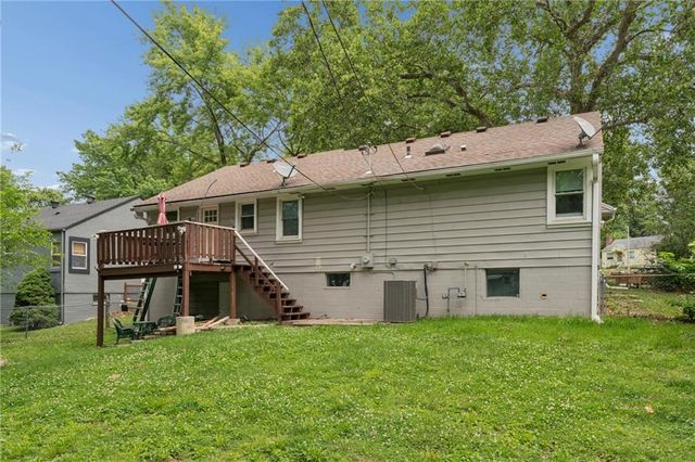 4900 NE Park Lane, Kansas City, MO 64118