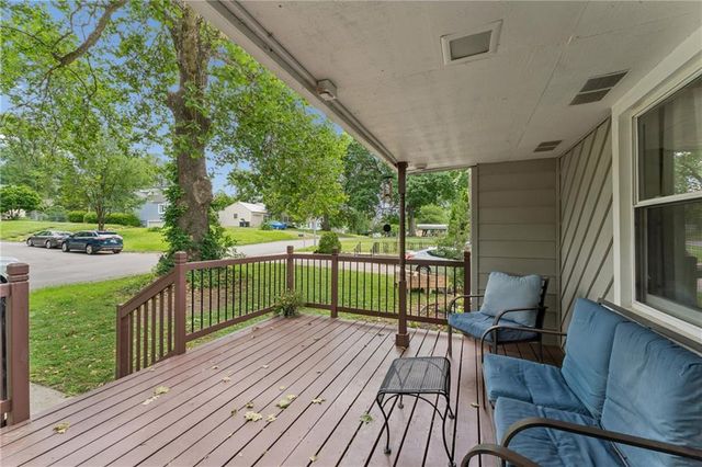 4900 NE Park Lane, Kansas City, MO 64118