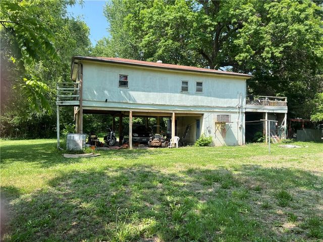 5811 Frederick Boulevard, St Joseph, MO 64507