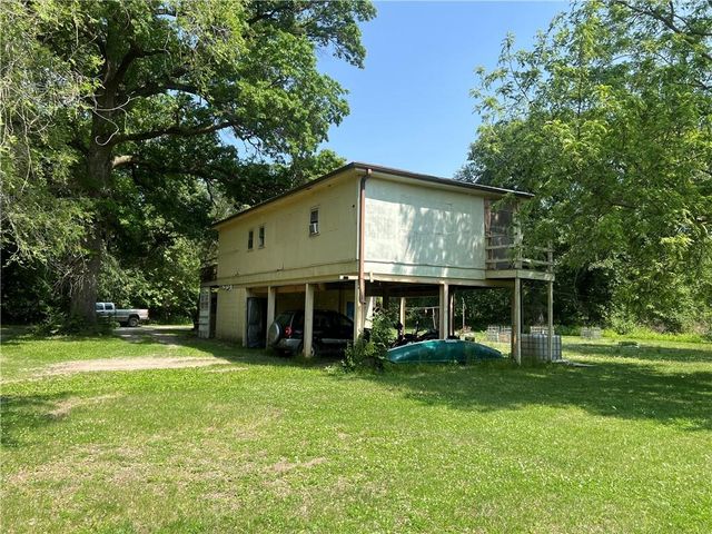 5811 Frederick Boulevard, St Joseph, MO 64507