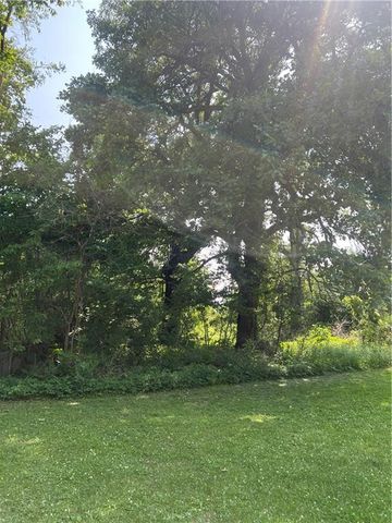 5811 Frederick Boulevard, St Joseph, MO 64507