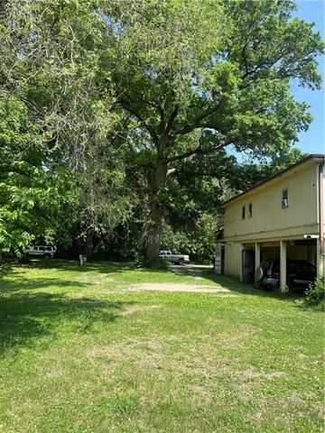 5811 Frederick Boulevard, St Joseph, MO 64507