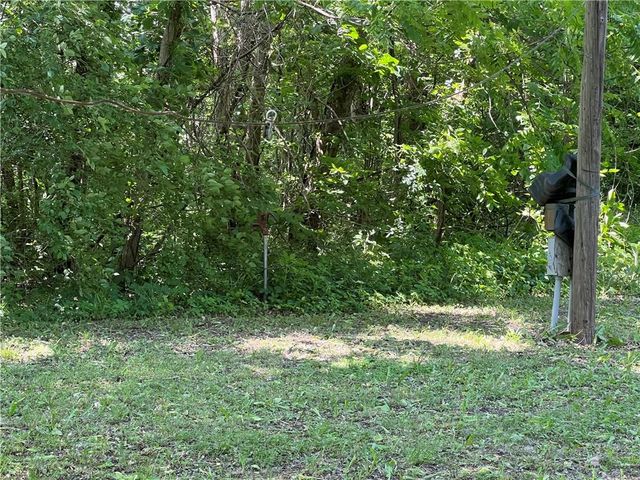 5811 Frederick Boulevard, St Joseph, MO 64507