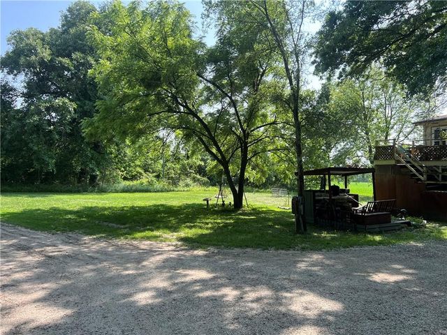 5811 Frederick Boulevard, St Joseph, MO 64507