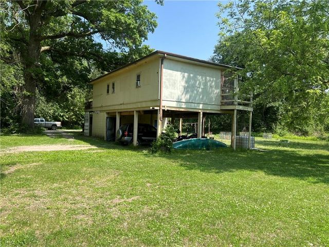 5811 Frederick Boulevard, St Joseph, MO 64507