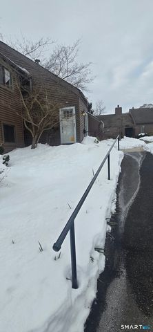 50 Hollister Way South 50, Glastonbury, CT 06033