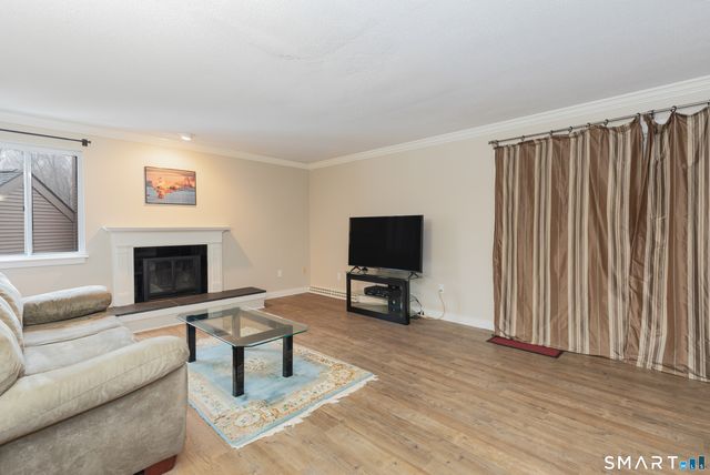 50 Hollister Way South 50, Glastonbury, CT 06033