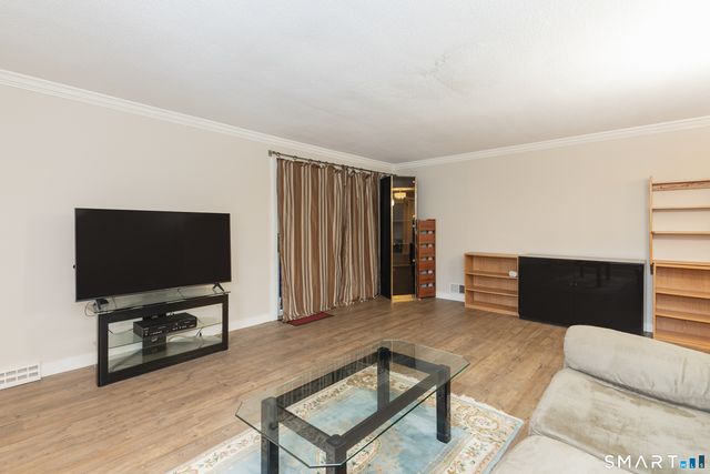 50 Hollister Way South 50, Glastonbury, CT 06033