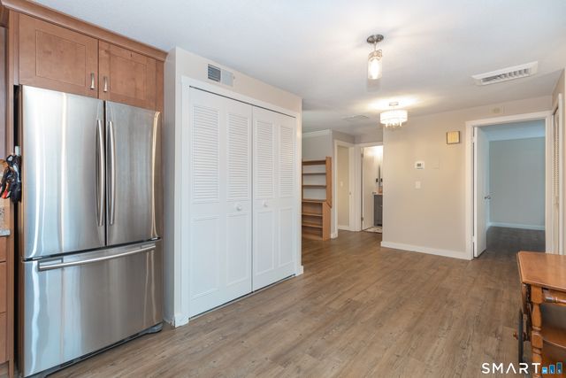 50 Hollister Way South 50, Glastonbury, CT 06033