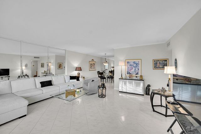 701 E Camino Real 4b, Boca Raton, FL 33432