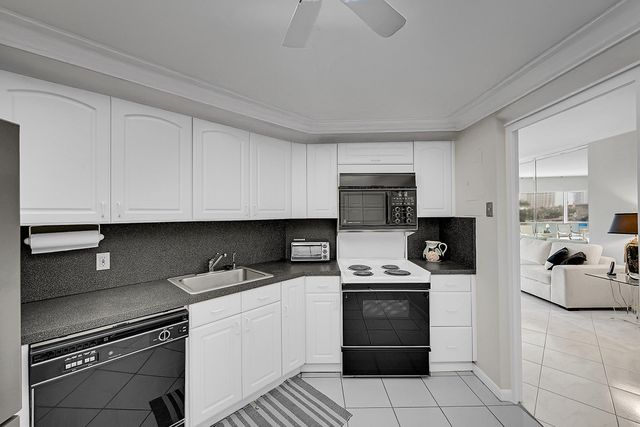 701 E Camino Real 4b, Boca Raton, FL 33432