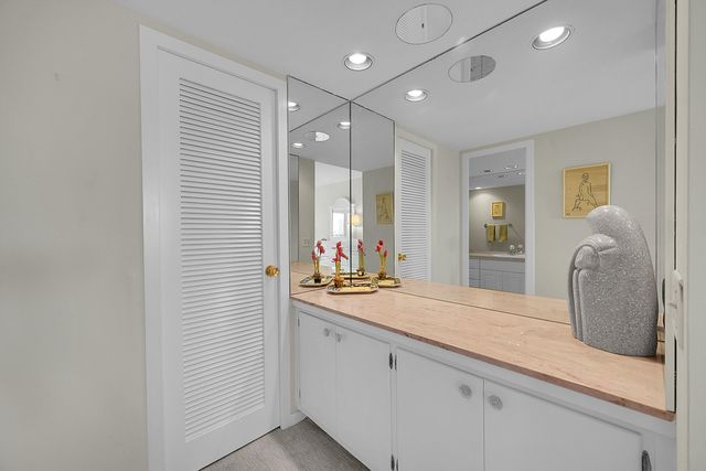 701 E Camino Real 4b, Boca Raton, FL 33432