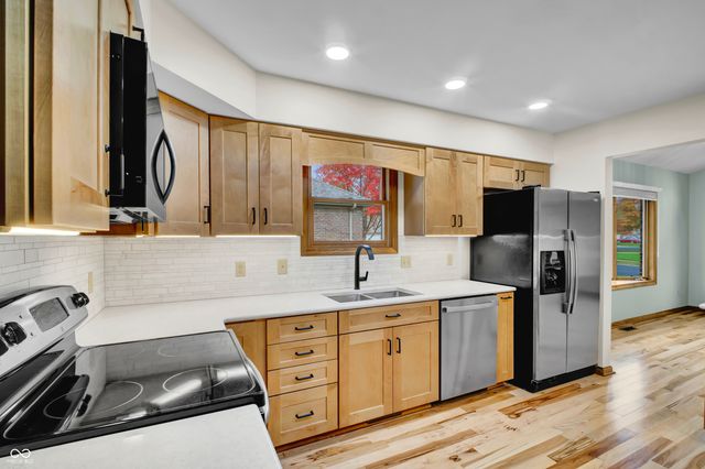 3200 Thomas Trace, Columbus, IN 47203