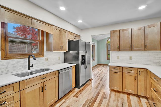 3200 Thomas Trace, Columbus, IN 47203