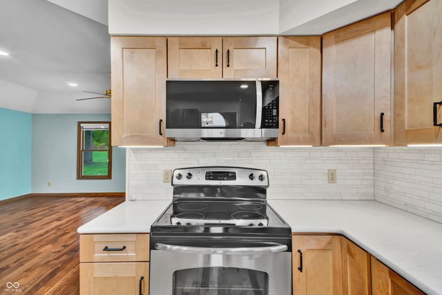 3200 Thomas Trace, Columbus, IN 47203