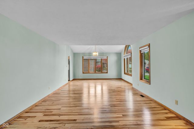 3200 Thomas Trace, Columbus, IN 47203