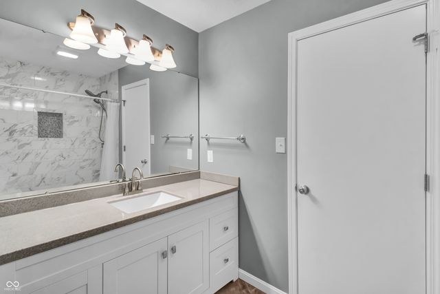 3200 Thomas Trace, Columbus, IN 47203