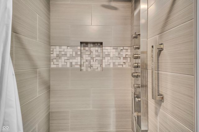 3200 Thomas Trace, Columbus, IN 47203