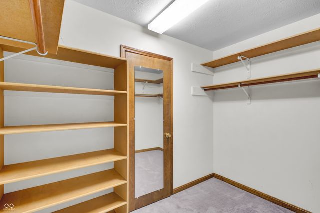 3200 Thomas Trace, Columbus, IN 47203