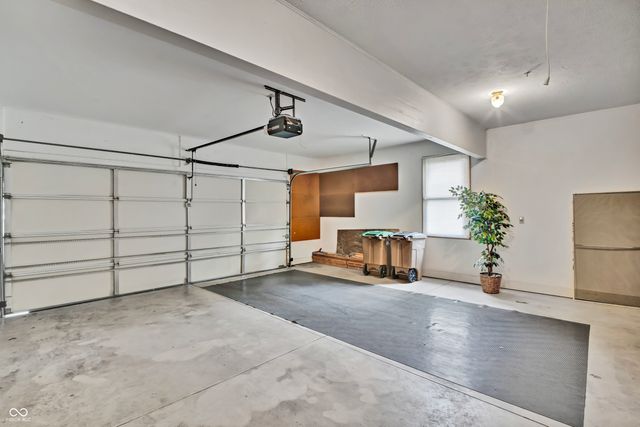 3200 Thomas Trace, Columbus, IN 47203