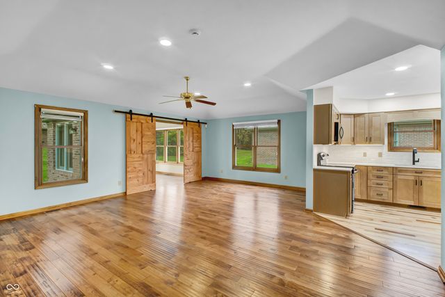 3200 Thomas Trace, Columbus, IN 47203