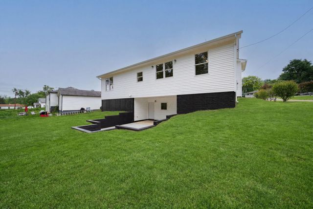 445 Linnville Road SE, Heath, OH 43056