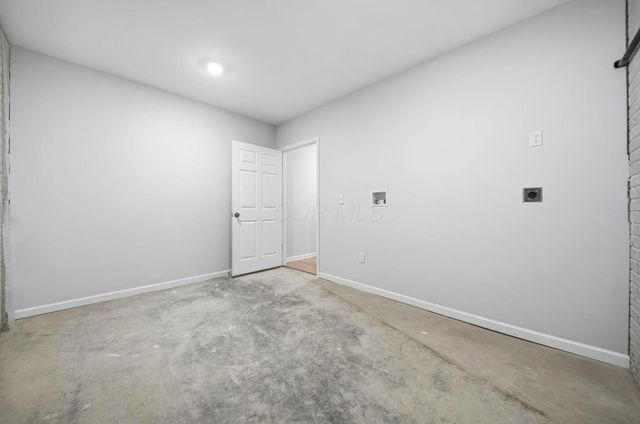 445 Linnville Road SE, Heath, OH 43056
