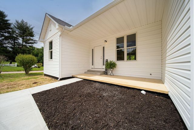 445 Linnville Road SE, Heath, OH 43056