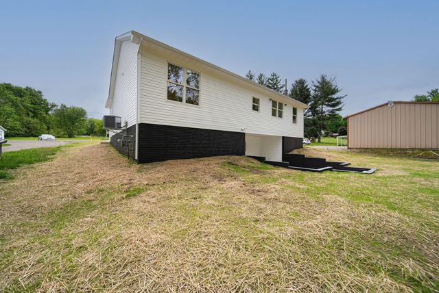 445 Linnville Road SE, Heath, OH 43056