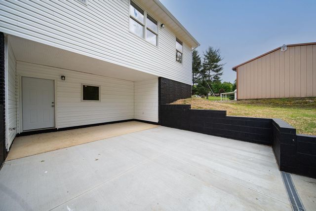 445 Linnville Road SE, Heath, OH 43056