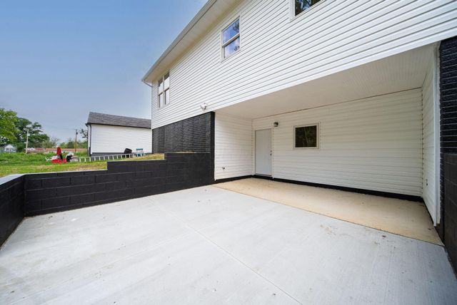 445 Linnville Road SE, Heath, OH 43056