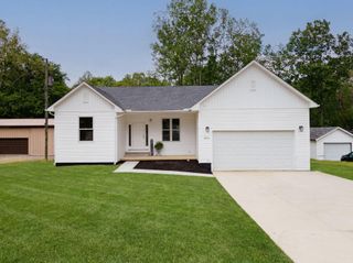 445 Linnville Road SE, Heath, OH 43056
