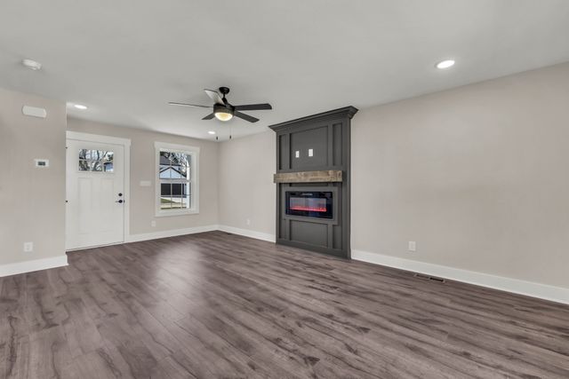 263 Switchgrass Dr, Clarksville, TN 37042