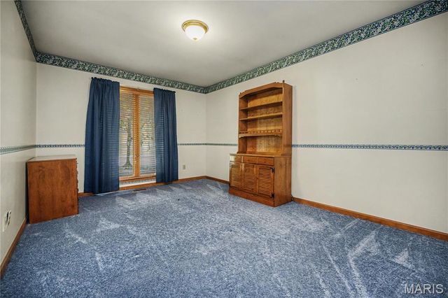 2087 Woodmoor Ridge Drive, St Louis, MO 63011