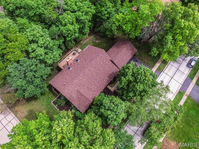 2087 Woodmoor Ridge Drive, St Louis, MO 63011