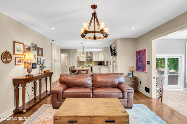 127 Telegraph Hill Road S, Holmdel, NJ 07733