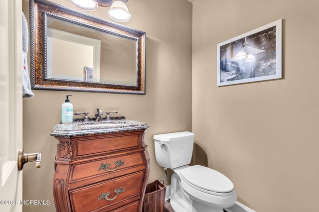 127 Telegraph Hill Road S, Holmdel, NJ 07733
