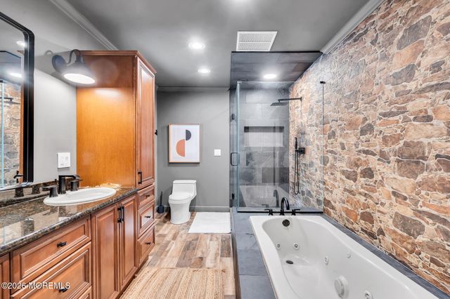 127 Telegraph Hill Road S, Holmdel, NJ 07733