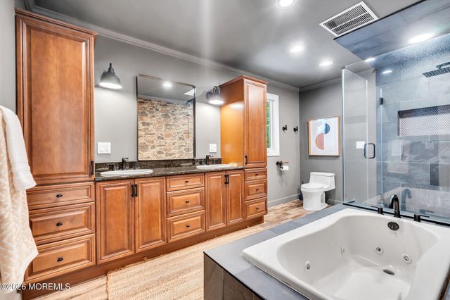 127 Telegraph Hill Road S, Holmdel, NJ 07733