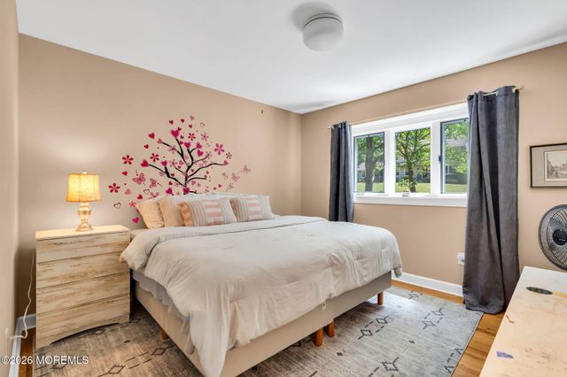 127 Telegraph Hill Road S, Holmdel, NJ 07733