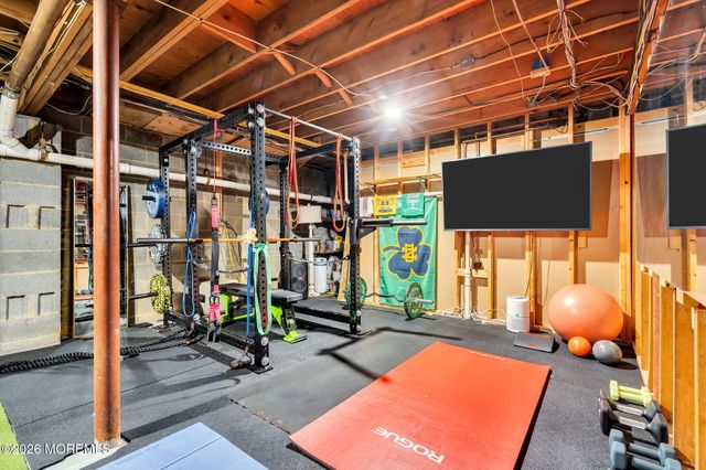 127 Telegraph Hill Road S, Holmdel, NJ 07733