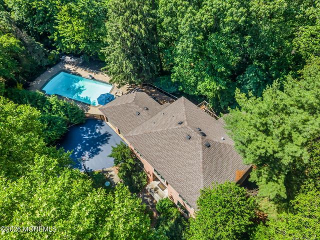 127 Telegraph Hill Road S, Holmdel, NJ 07733