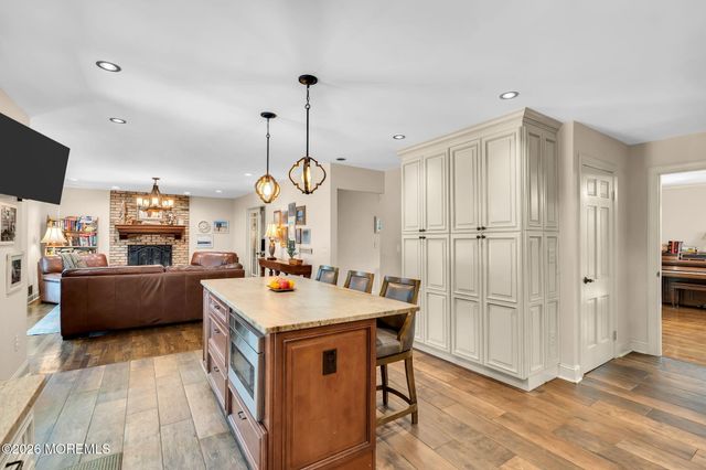 127 Telegraph Hill Road S, Holmdel, NJ 07733