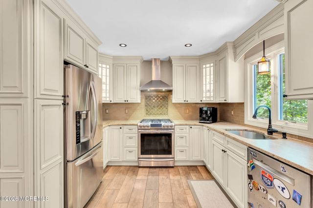 127 Telegraph Hill Road S, Holmdel, NJ 07733