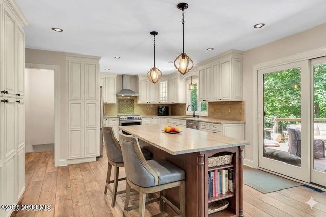 127 Telegraph Hill Road S, Holmdel, NJ 07733