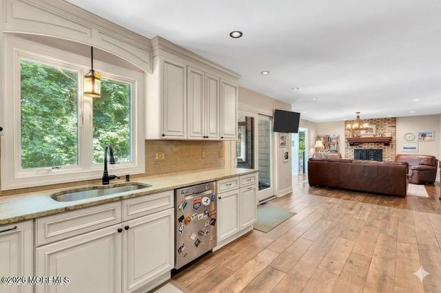 127 Telegraph Hill Road S, Holmdel, NJ 07733