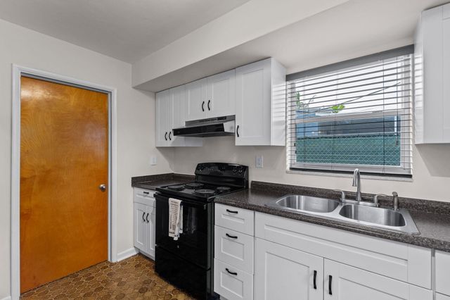 4987 SW 25th Avenue, Dania Beach, FL 33312