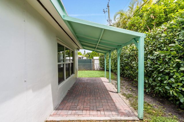4987 SW 25th Avenue, Dania Beach, FL 33312