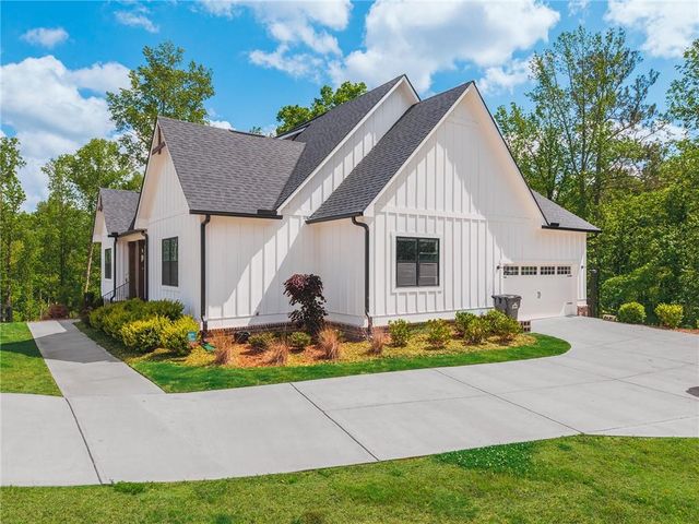 392 London Road, Ball Ground, GA 30107