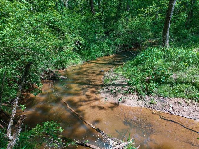 392 London Road, Ball Ground, GA 30107